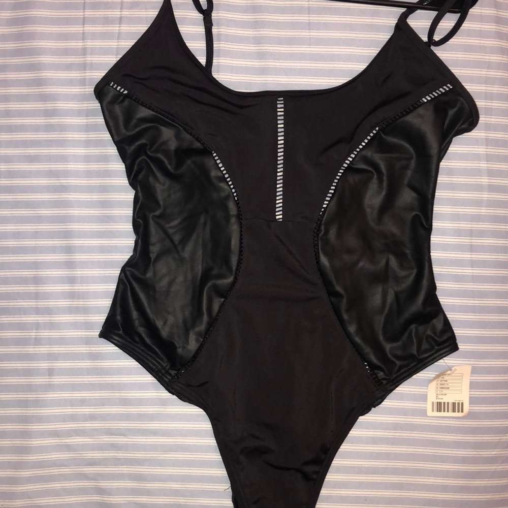 BRAND NEW ONE-PIECE URBAN OUTFITTER BATHING SUIT